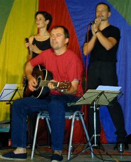 Background-Singer